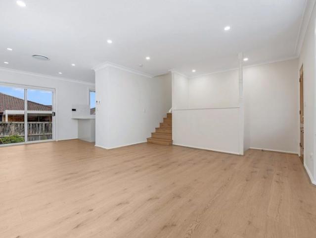 Townhouse for rent in Sydney, New South Wales