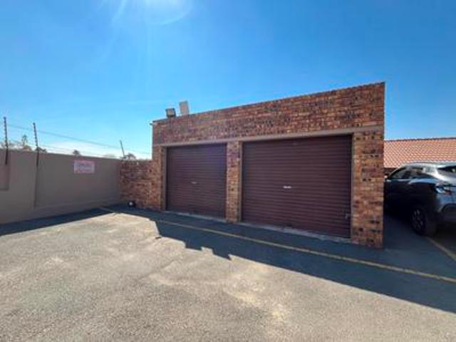 Townhouse for rent in Ekurhuleni, Gauteng