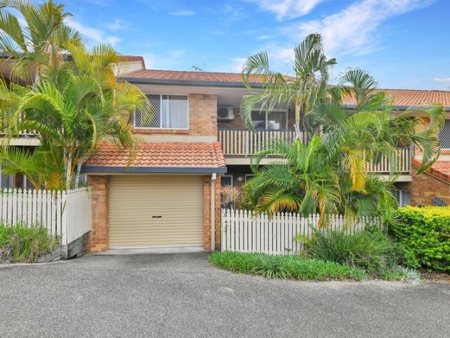Townhouse for rent in Middle Park, Greater Brisbane