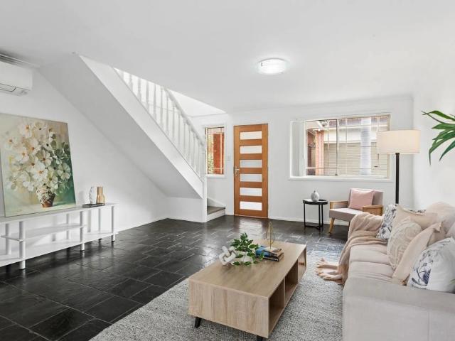 Townhouse for rent in Sydney, New South Wales