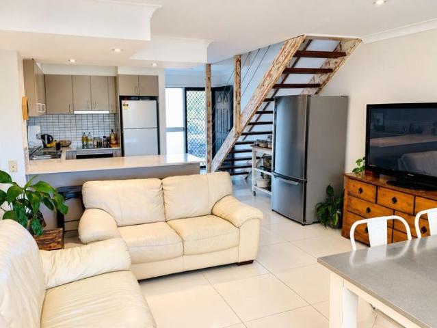 Townhouse for rent in Burleigh Waters, Gold Coast City
