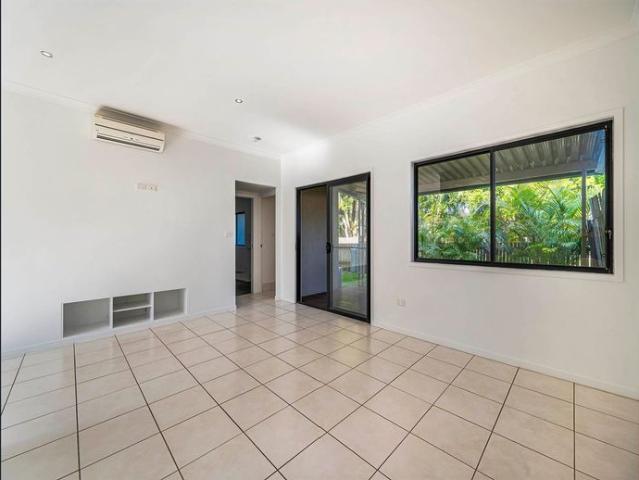 Townhouse for rent in Kings Creek, Queensland