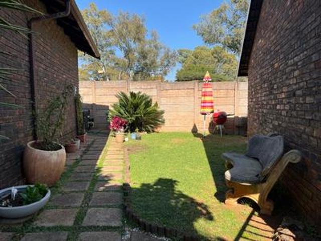 Townhouse for rent in Ekurhuleni, Gauteng