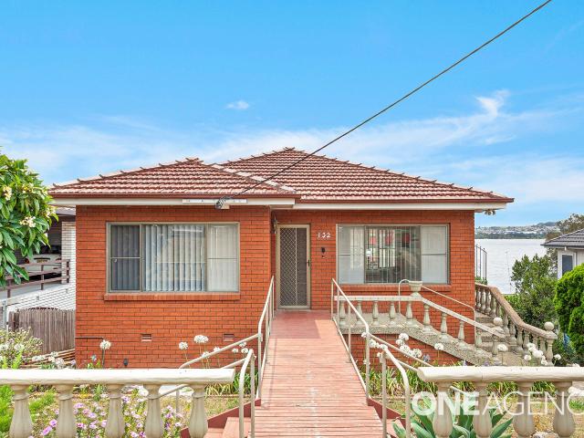 House for rent in Wollongong West, New South Wales