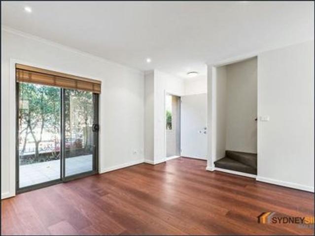 Townhouse for rent in Sydney, New South Wales