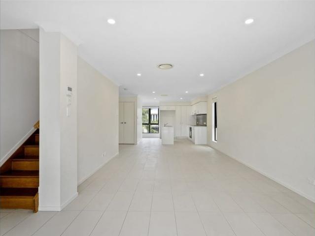 Townhouse for rent in Fernbrook, Queensland