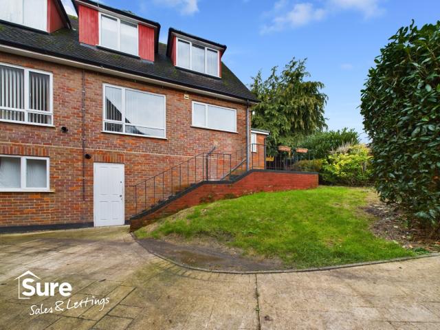 House for rent in Moorend, Pouchen End