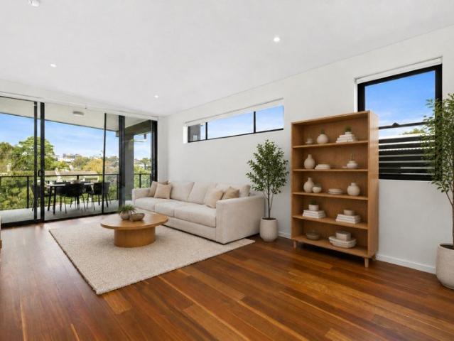 Apartment for sale in Indooroopilly, Greater Brisbane