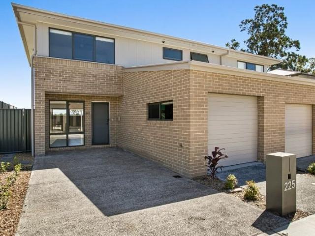 Townhouse for rent in Richlands, Greater Brisbane