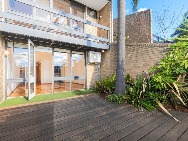 Townhouse for rent in Elsternwick, Melbourne