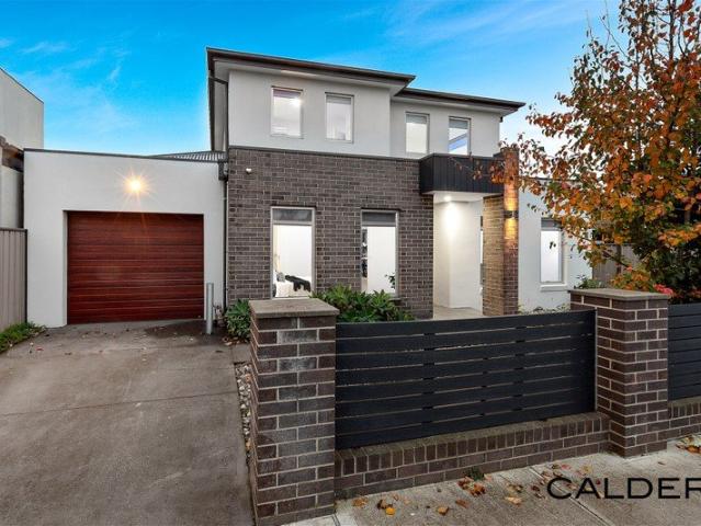Townhouse for sale in Camerons Creek, Victoria