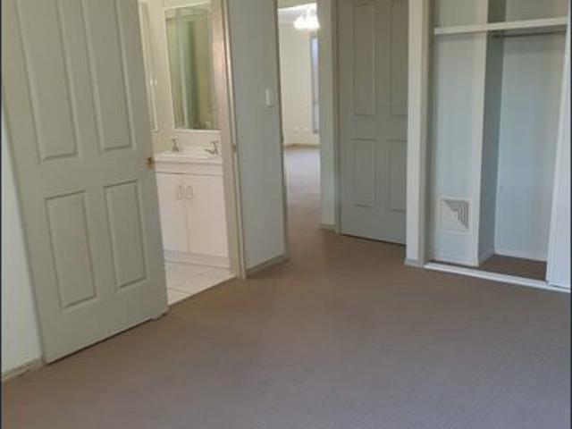 Townhouse for rent in Toombul, Queensland
