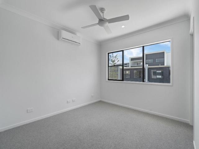 Townhouse for rent in Fernbrook, Queensland