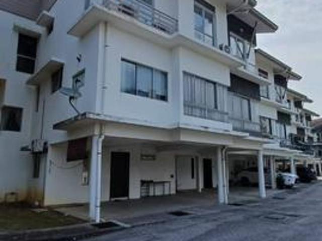 Townhouse for rent in Alam Impian, Selangor