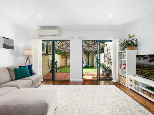 Townhouse for rent in Mascot, Sydney