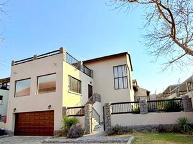 Townhouse for sale in Midrand, City of Johannesburg Metropolitan Municipality