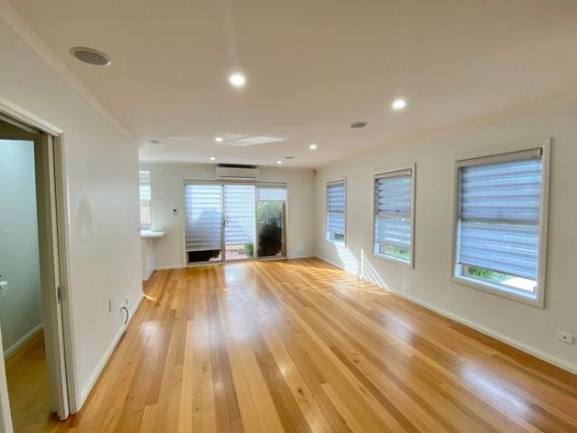 Townhouse for rent in Macleod, Melbourne
