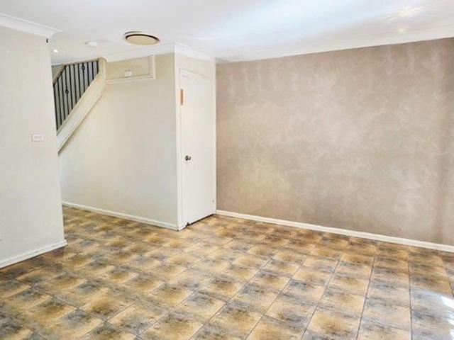 Townhouse for rent in Sydney, New South Wales