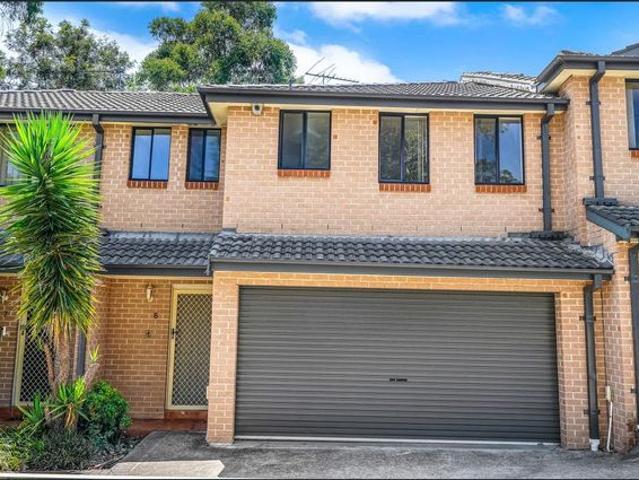 Townhouse for rent in Sydney, New South Wales
