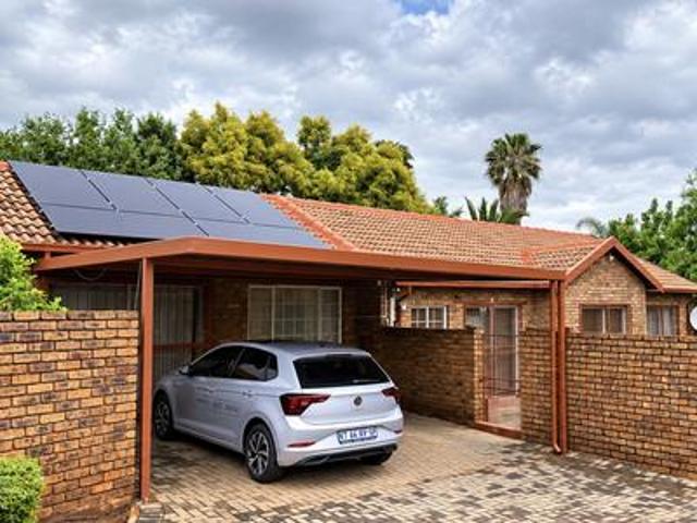 Townhouse for sale in Centurion, City of Tshwane Metropolitan Municipality