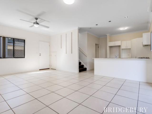 Townhouse for rent in Toombul, Queensland