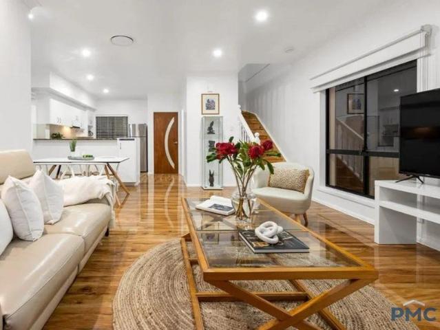 Townhouse for rent in Wooloowin, Greater Brisbane