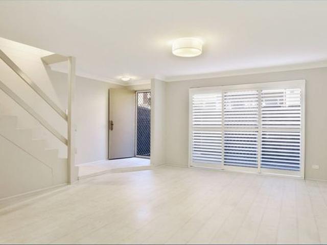 Townhouse for rent in Sydney, New South Wales
