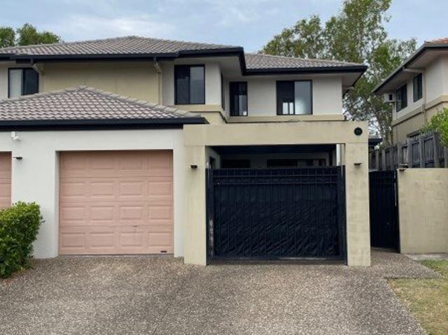 Townhouse for rent in Upper Coomera, Gold Coast City