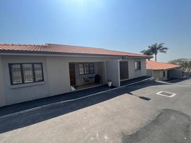 Townhouse for rent in Queensburgh, Kwazulu-natal