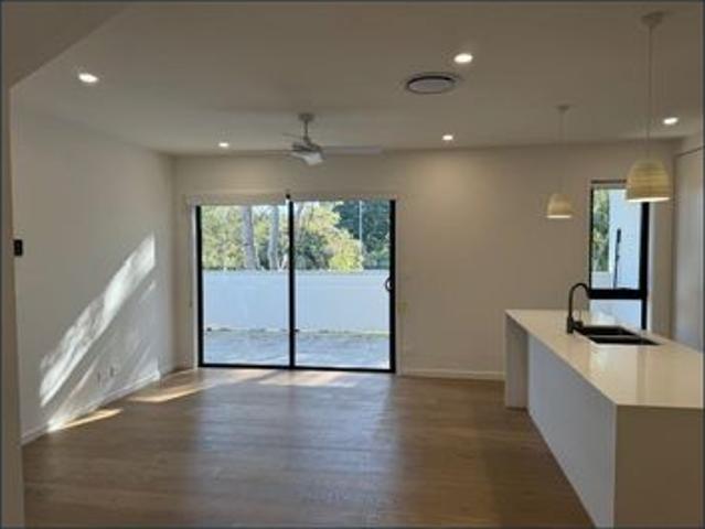Townhouse for rent in Toombul, Queensland