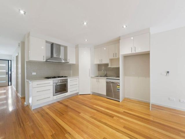 Townhouse for rent in Camerons Creek, Victoria