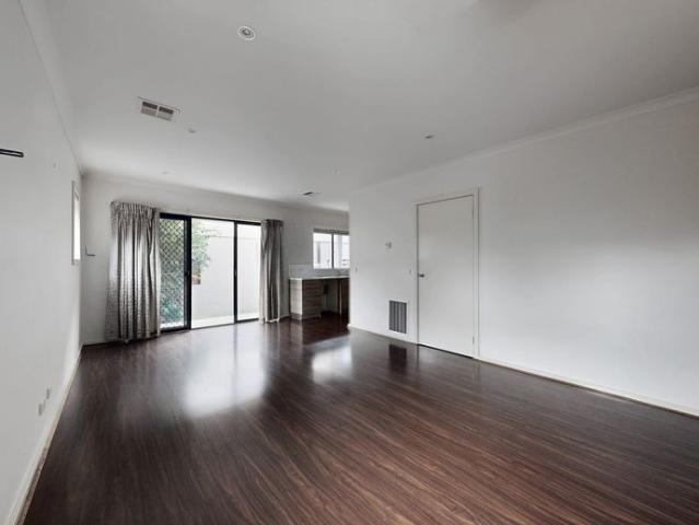 Townhouse for rent in Camerons Creek, Victoria