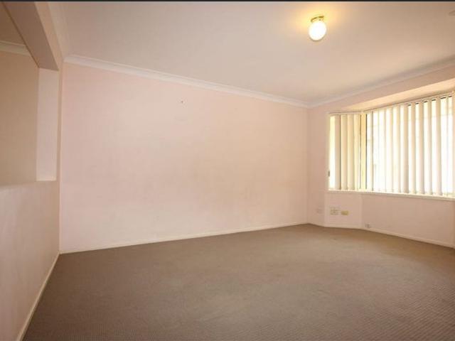Townhouse for rent in Castle Hill, Sydney
