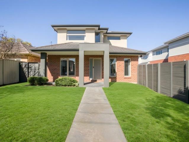 Townhouse for sale in Reservoir, Melbourne