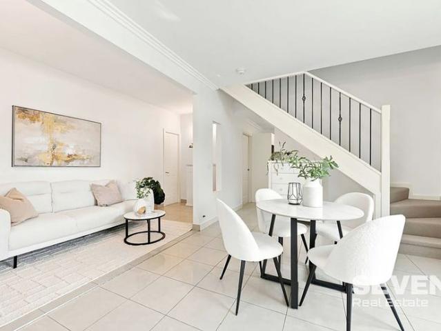Townhouse for rent in Sydney, New South Wales