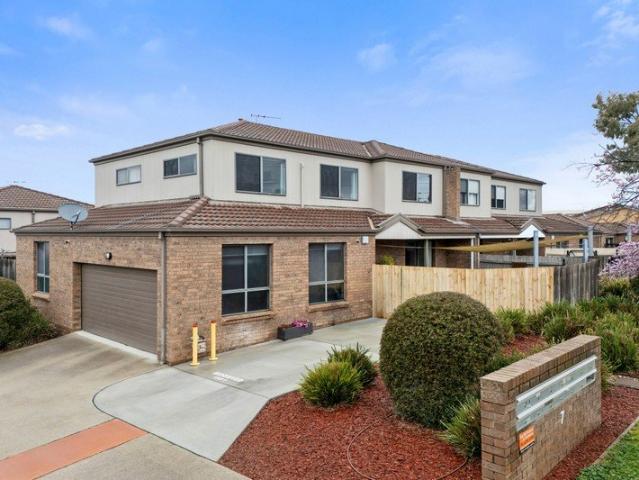 Townhouse for sale in Queanbeyan, New South Wales