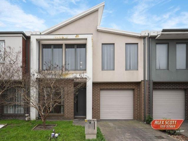 Townhouse for sale in Devonia Park Estate, Melbourne