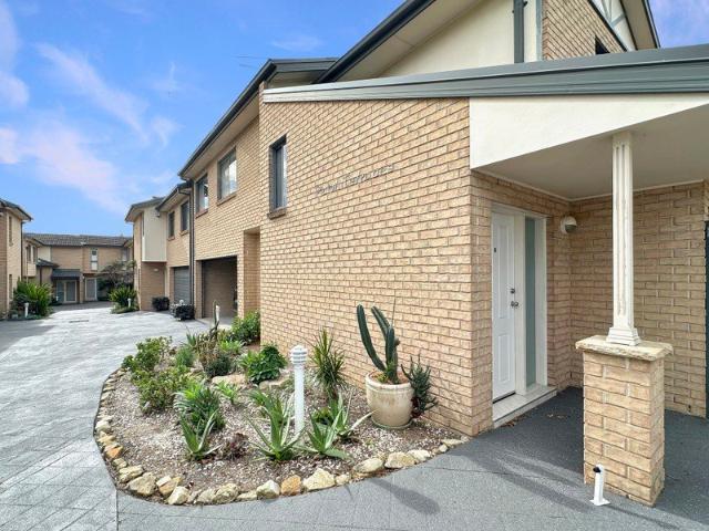 Townhouse for rent in Sutherland, New South Wales