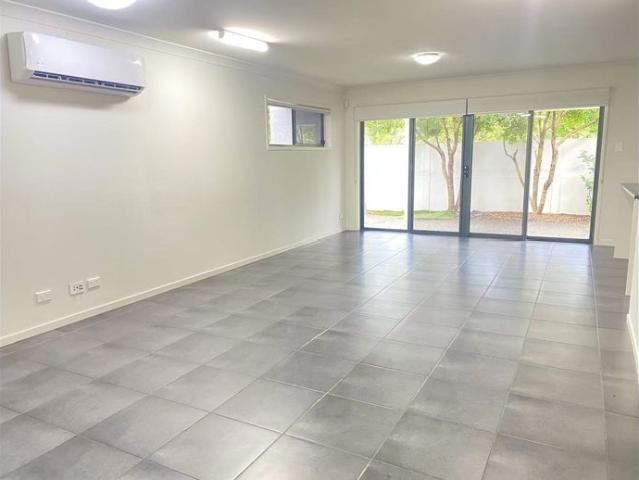 Townhouse for rent in Toombul, Queensland