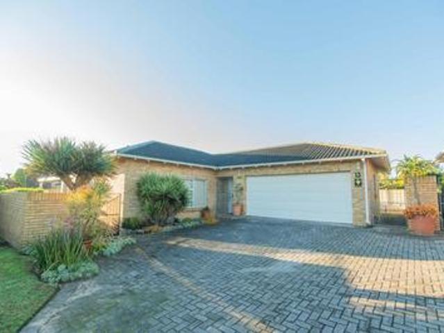 Townhouse for sale in Port Elizabeth, Eastern Cape