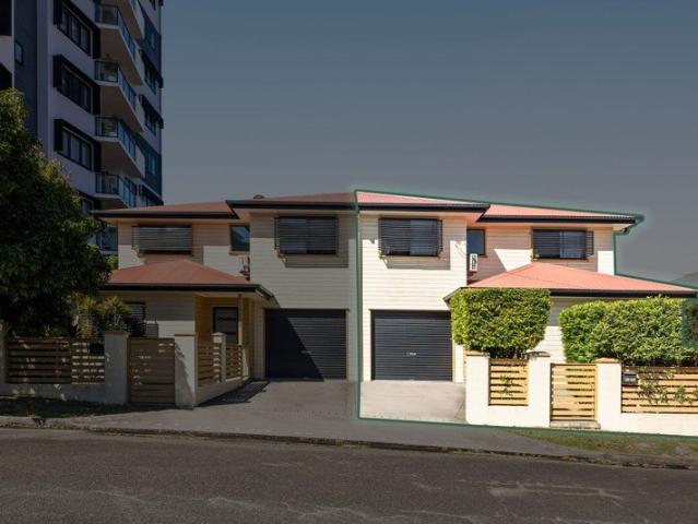 Townhouse for sale in Toombul, Queensland