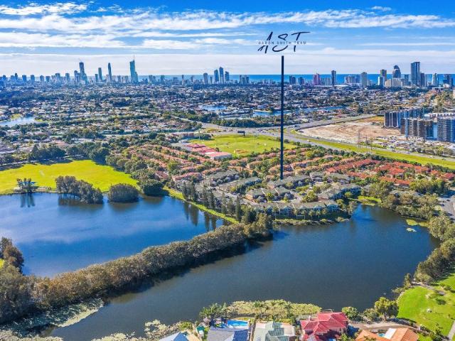 Townhouse for sale in Clear Island Waters, Gold Coast City