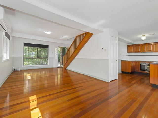 Townhouse for rent in Toombul, Queensland