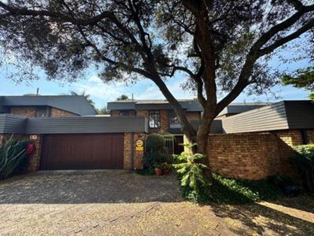 Townhouse for sale in Waterkloof, Gauteng