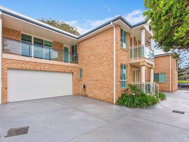 Townhouse for rent in Wollongong West, New South Wales