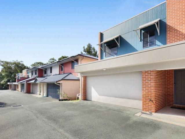 Townhouse for rent in Fernbrook, Queensland