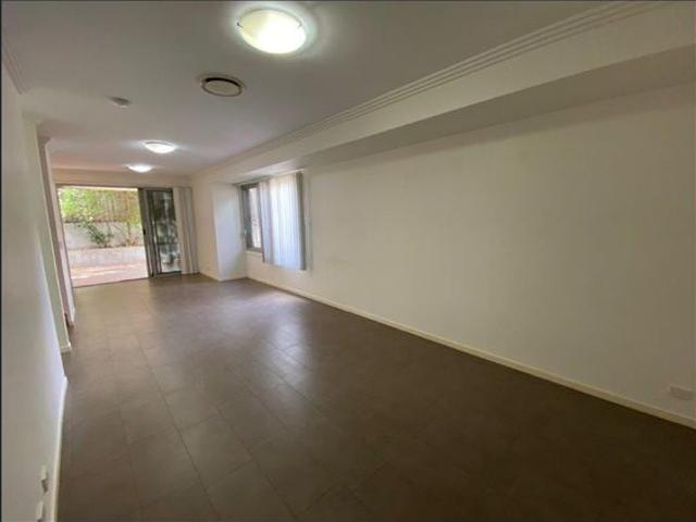 Townhouse for rent in Carina Heights, Greater Brisbane