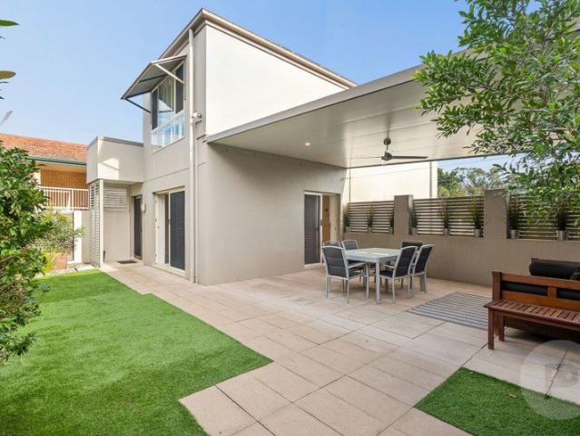 Townhouse for sale in Toombul, Queensland
