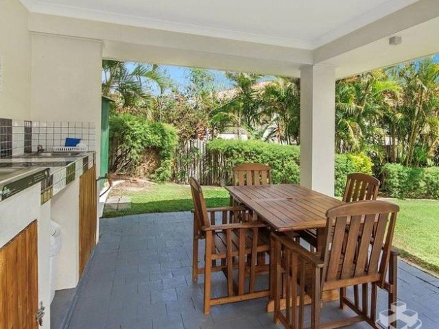 Townhouse for rent in Arundel, Gold Coast City