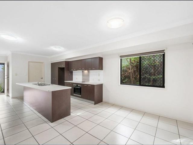 Townhouse for rent in Redcliffe, Greater Brisbane